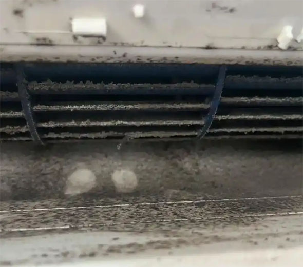 黔南空调吹的风有股烧焦味是怎么回事